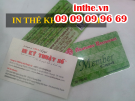 In thẻ khuyến mãi kết hợp mã vạch để quản lý khách hàng